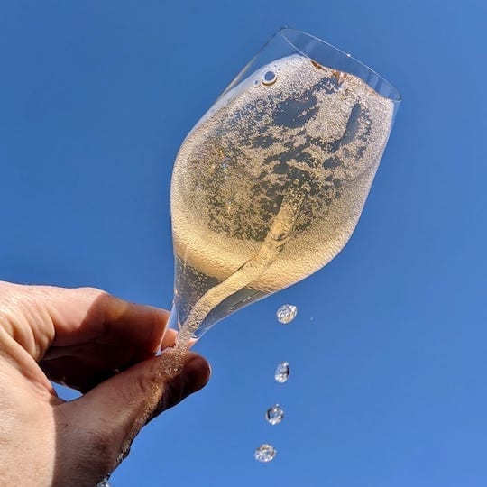 What is the best non-alcoholic alternative to sparkling wine?